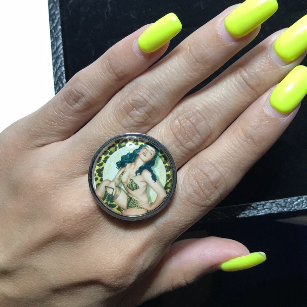 Rockabilly Bettie Page Ring